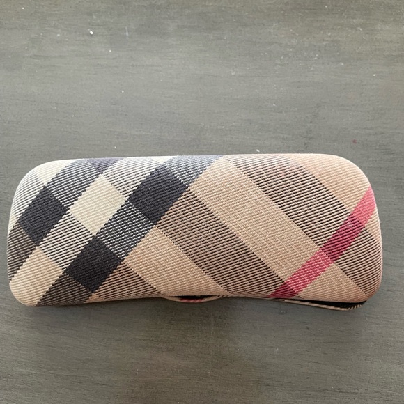 Burberry eye glass case - Picture 1 of 5